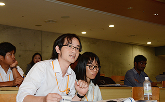 The presentations drew an active response from the audience.